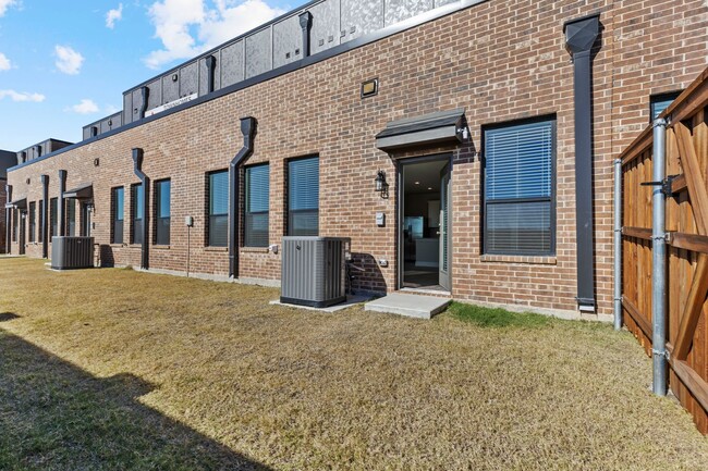 2065 Layla Dr in Waxahachie, TX - Building Photo - Building Photo