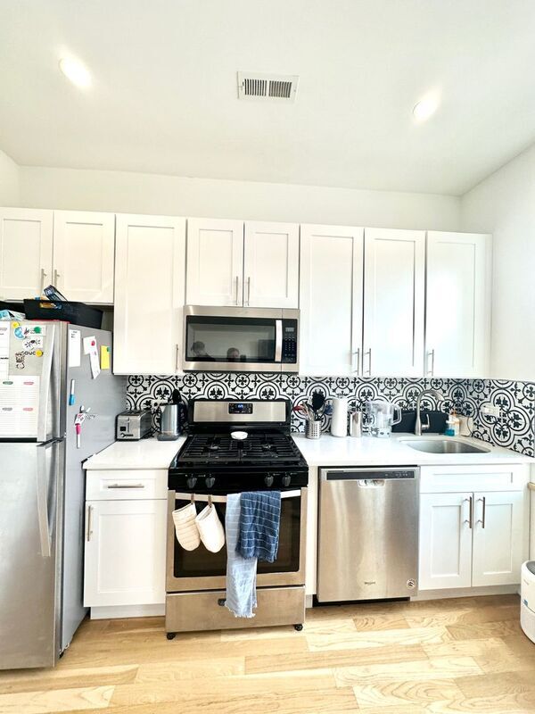 1644 W Cermak Rd in Chicago, IL - Building Photo - Building Photo