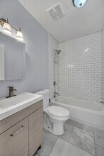 4908 W Byron St in Chicago, IL - Foto de edificio - Building Photo