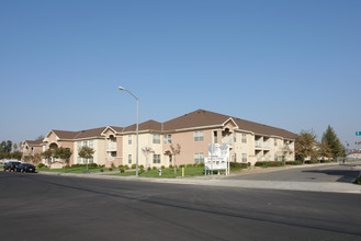 Park Place Senior in Bakersfield, CA - Building Photo - Building Photo