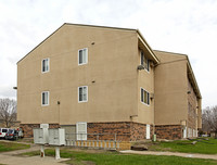 Lonnie Adkins Court in St. Paul, MN - Building Photo - Building Photo