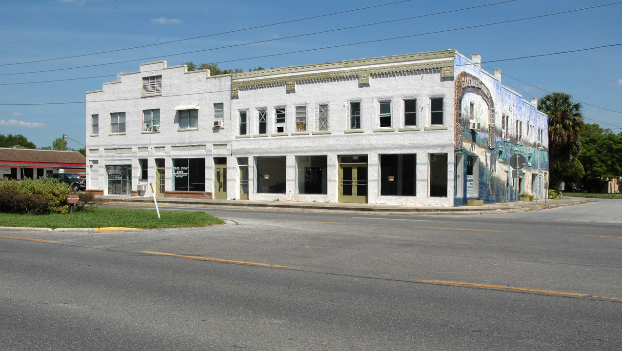 70 N Central Ave in Umatilla, FL - Building Photo