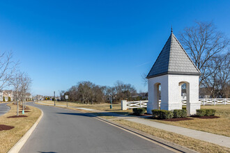 Shelton Square in Murfreesboro, TN - Building Photo - Building Photo