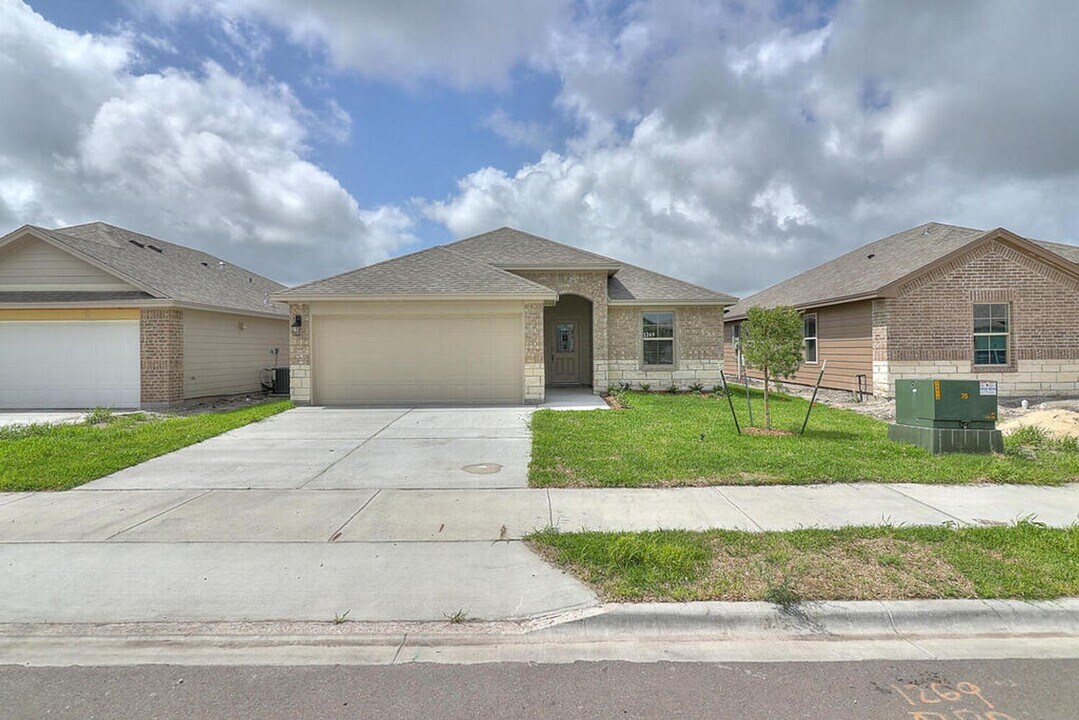 1269 Carnaby St in Corpus Christi, TX - Building Photo