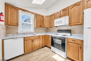 1014 Railroad Ave in Phillipsburg, NJ - Building Photo