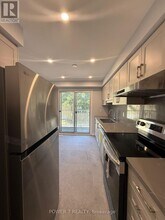60-160 Hanson Rd in Mississauga, ON - Building Photo - Building Photo