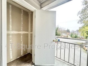 7041 S 116th Pl in Seattle, WA - Building Photo - Building Photo