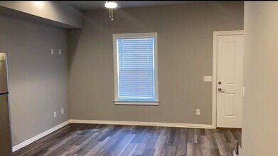 128 S Pleasant St in Springdale, AR - Building Photo - Building Photo