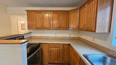1106 Park St in Salina, KS - Building Photo - Building Photo