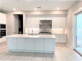 116 Scale in Irvine, CA - Building Photo