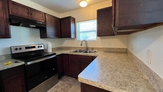 716 - 718 N Cooper St, Unit 1 in Arlington, TX - Building Photo