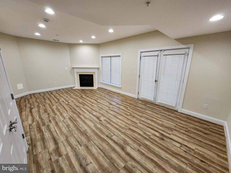9769 June Flowers Way in Laurel, MD - Building Photo