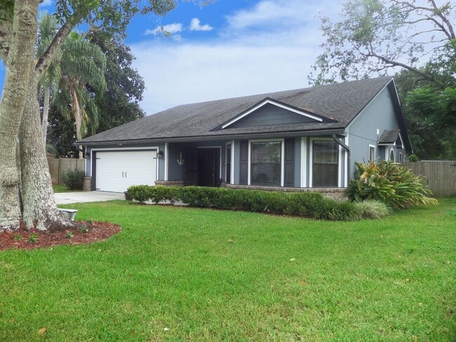 property at 386 Hickory Hollow Dr N