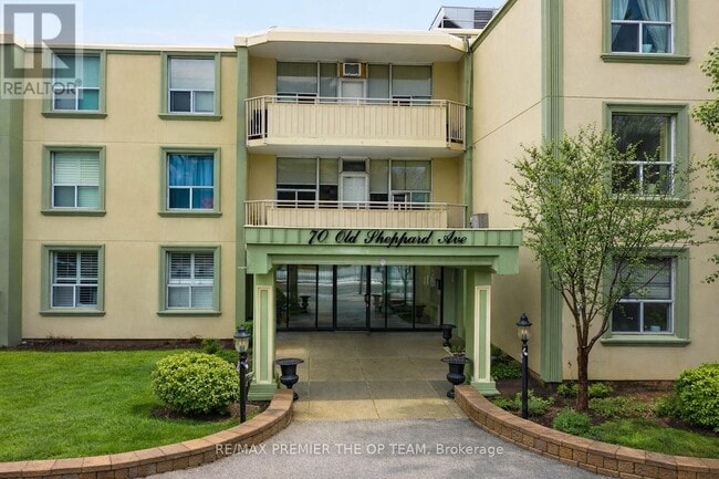 70 Old Sheppard Ave in Toronto, ON - Building Photo - Building Photo