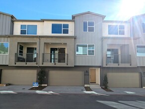 12040 Riley Ln in San Diego, CA - Building Photo - Building Photo