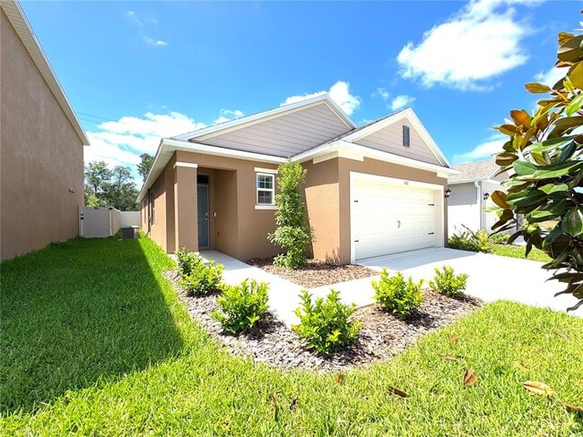 1012 Victoria Parc Ave in Orange City, FL - Building Photo - Building Photo