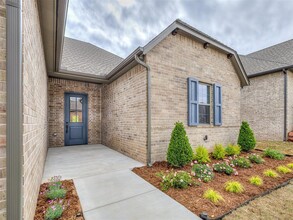 2600 Woods Edge Dr in Edmond, OK - Building Photo - Building Photo