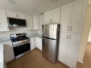 750 Breeze Hill Rd in Vista, CA - Building Photo - Building Photo