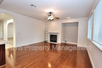 5602 Jerry Litell Way in Sacramento, CA - Building Photo - Building Photo