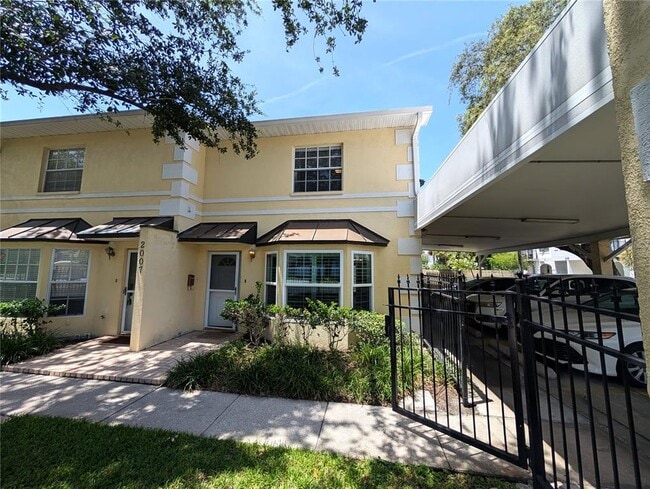 property at 2007 W De Leon St