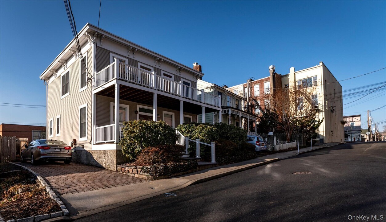33 High Ave in Nyack, NY - Building Photo