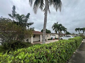 9030 SW 40th Terrace in Miami, FL - Building Photo - Building Photo