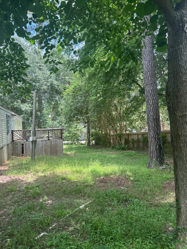 property at 20183 Lakeway Ln