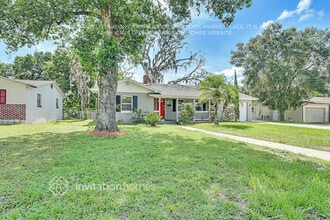 1115 N Powers Dr in Orlando, FL - Foto de edificio - Building Photo