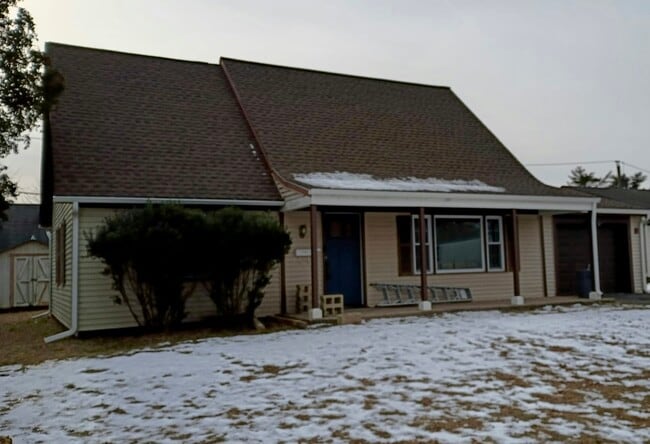 property at 8 Marboro Ln