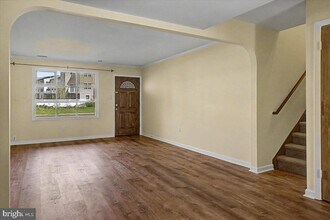 2282 Suzann Dr in Warrington, PA - Foto de edificio - Building Photo