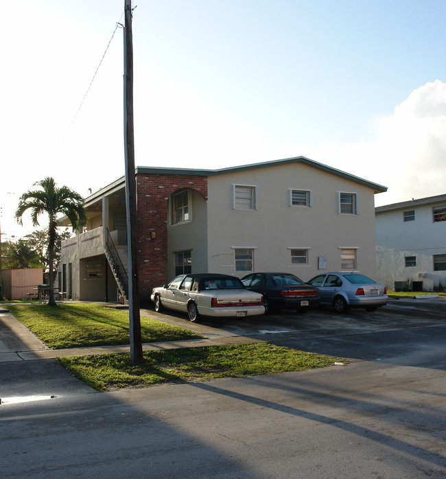 3750 S 59th Ave in Fort Lauderdale, FL - Building Photo - Building Photo