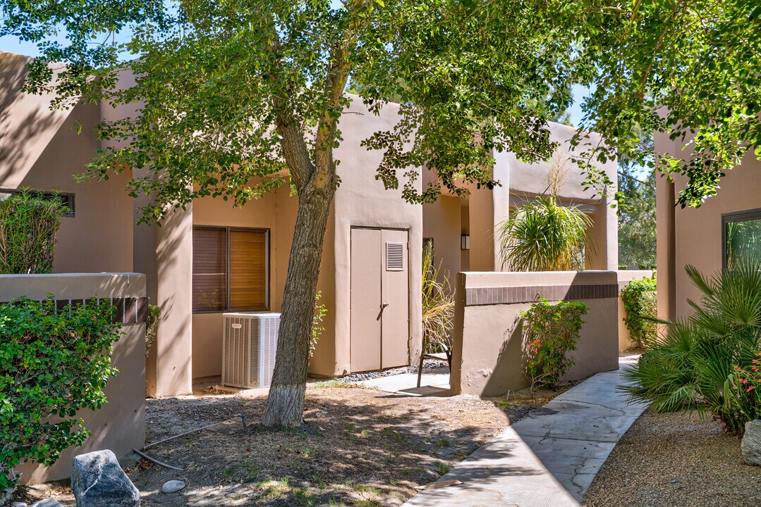 28916 Isleta Ct in Cathedral City, CA - Building Photo