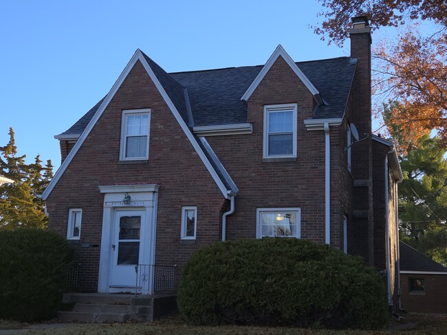 2615 Davenport Ave, Unit Apartment 1