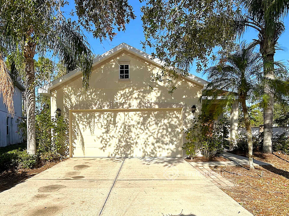 1427 Daryl Dr in Sarasota, FL - Building Photo