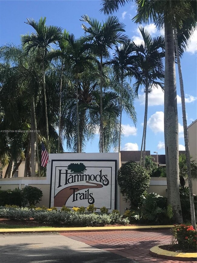 15295 SW 106th Ln in Miami, FL - Foto de edificio - Building Photo