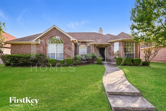property at 2525 Hyacinth Dr