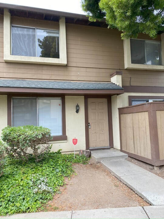 1803 Cherokee Dr in Salinas, CA - Building Photo