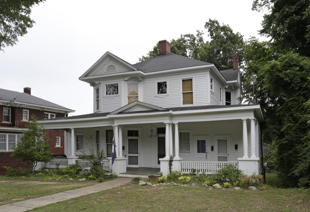 599 E Main St in Spartanburg, SC - Building Photo