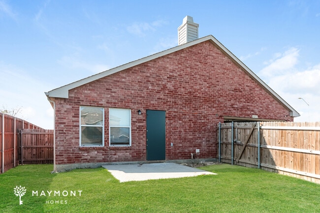 1253 Flower Ridge Dr in Lancaster, TX - Foto de edificio - Building Photo