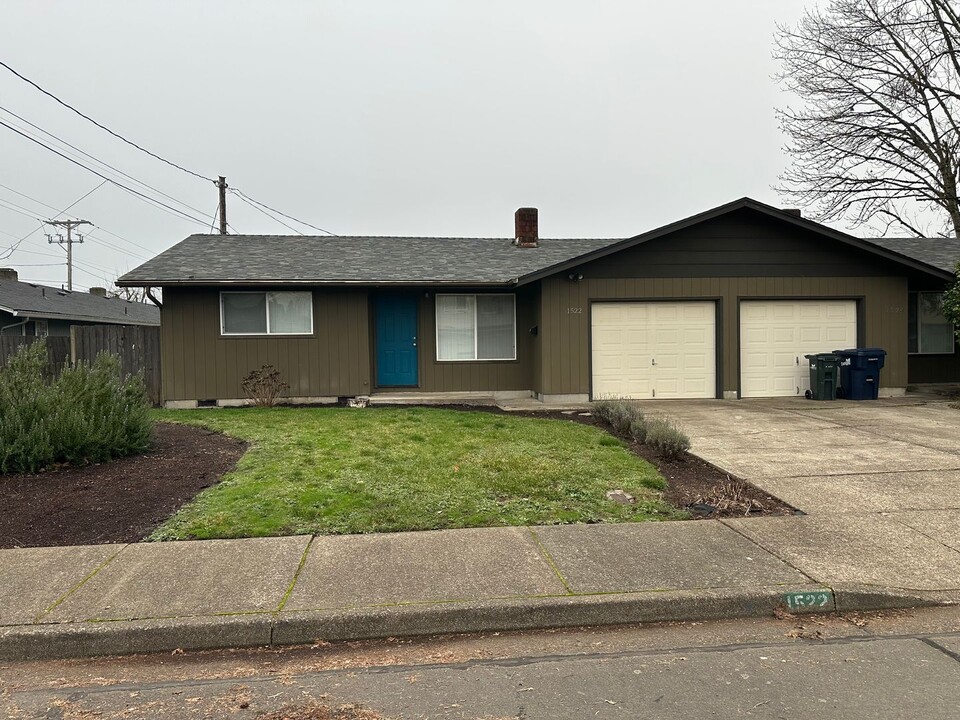 1522 Kelly Blvd in Springfield, OR - Building Photo