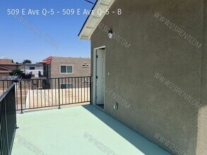 509 E Ave Q-5 in Palmdale, CA - Building Photo - Building Photo