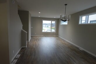 41 Firestone Dr in Winnipeg, MB - Building Photo - Building Photo