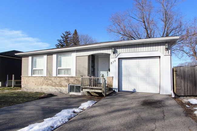 839 Naroch Blvd in Pickering, ON - Building Photo - Building Photo