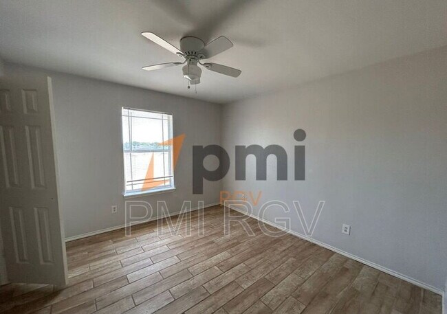 2017 Graham Ave in Mission, TX - Foto de edificio - Building Photo