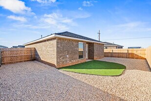 2004 Settler Ave in Wolfforth, TX - Building Photo