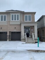 21 Greer St in Barrie, ON - Building Photo