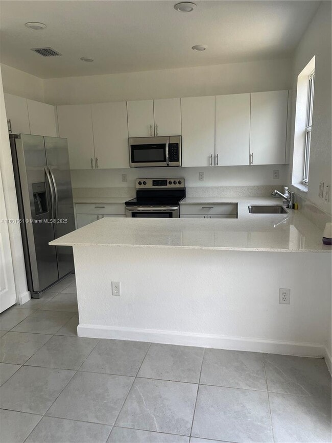 1737 SE 26th Ter in Homestead, FL - Building Photo - Building Photo