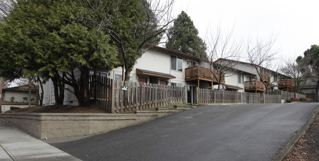 Pinewood Terrace in Vancouver, WA - Building Photo - Building Photo