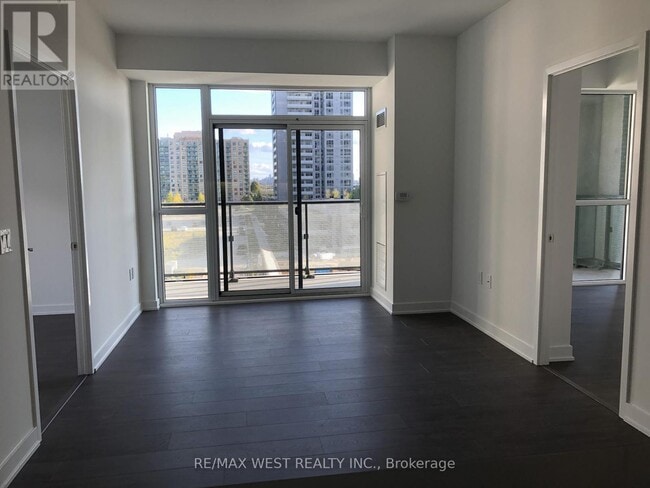 75 Oneida Crescent in Richmond Hill, ON - Building Photo - Building Photo