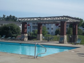 Sanctuary Place in Hebron, KY - Foto de edificio - Building Photo